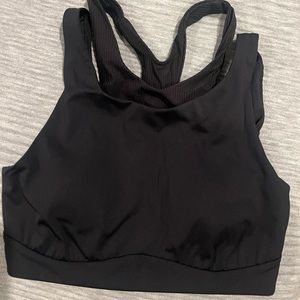 Lululemon sports bra size 4